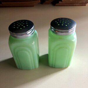VINTAGE 50's RETRO STONEWARE SALT & PEPPER SHAKERS
